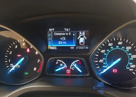 2014 Ford Escape Titanium z USA, uszkodzony, nr VIN 1FMCU9J97EUE55734